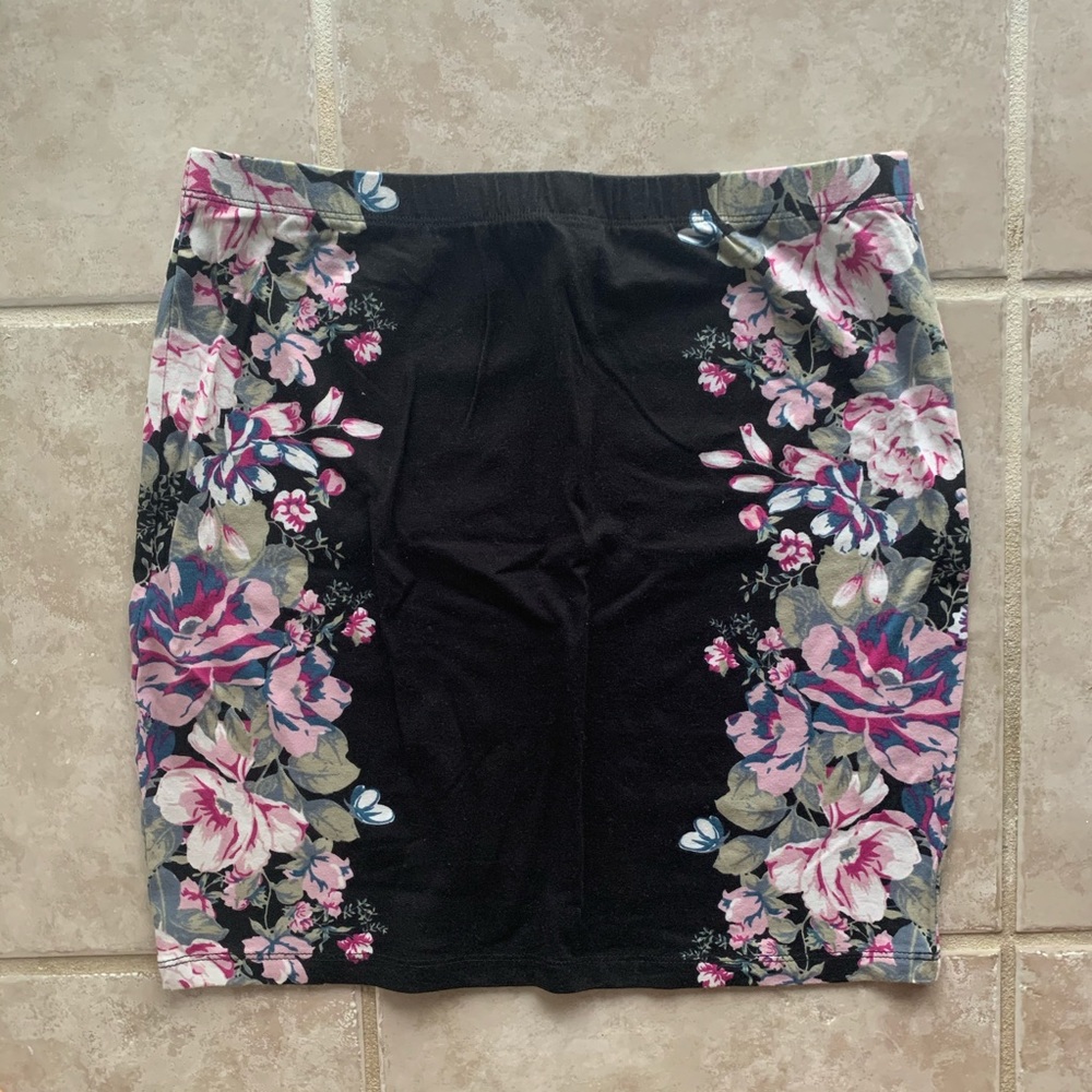Xhilaration Floral Mini Skirt